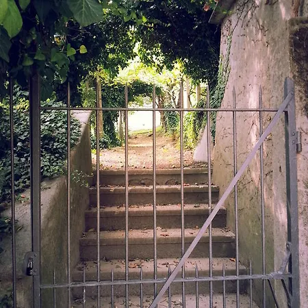 Bed & Breakfast Dimora Cortese 3*
